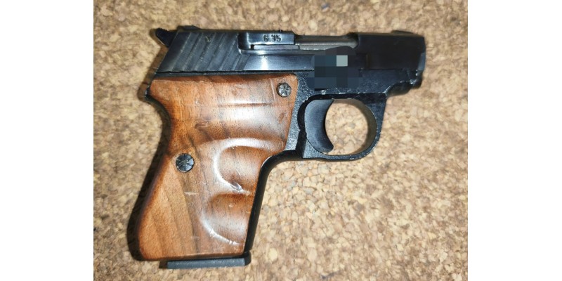 Zastava Kragujevac P25 - črna